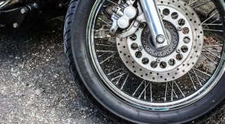 Mehrere Motorrad-Unfälle in Bielefeld: Fahrer stürzen reihenweise