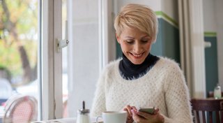 Studie: Warum das Internet Ü-50-Jährigen guttun kann