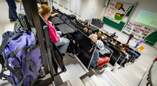 Hörsaalbesetzung in Bielefeld überschreitet Grenzen: Studierende gegen angekündigten Sparkurs