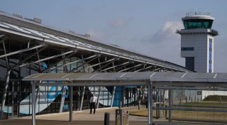 Medien: Vier Tote bei Flugzeugabsturz nahe London