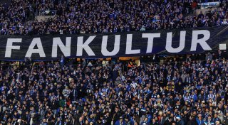 Proteste, Plakate, Pyro: Feurige Debatte um die Fan-Kultur