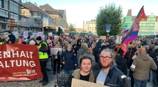 „Wir sind das #Stadtbild“: Bielefelder Demo um 17 Uhr am Hauptbahnhof gestartet
