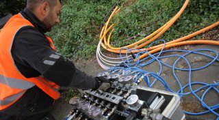 Über 300 unversorgte Anschlüsse: Wer zahlt für den Glasfaser-Lückenschluss in Warburg?
