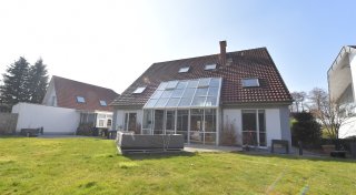 Exklusive Einblicke: Gütersloher Familie verkauft Luxus-Immobilie mit Pool