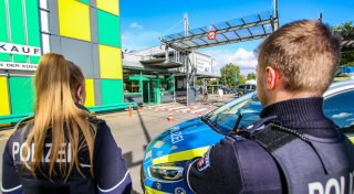 Unfall vor Marktkauf in Herford: Frau (65) in Lebensgefahr