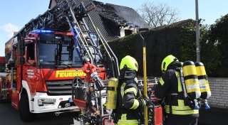 Großbrand in Zweifamilienhaus im Kreis Gütersloh: Immobilie aktuell nicht bewohnbar