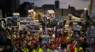 Zehntausende protestieren in Tel Aviv gegen den Gaza-Krieg