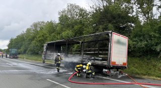 Brennender Lkw sorgte auf der A33 im Kreis Paderborn für Stau