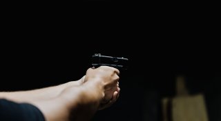 Raubüberfall auf Bielefelder Spielhalle: Täter droht mit Pistole