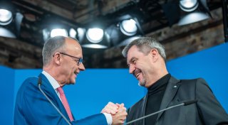Merz und Söder gehen mit Abgrenzung von Grünen in Wahlkampf