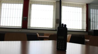 Angriff auf Kühnert: Weshalb die Detmolder Eierwerferin seit Kurzem im Gefängnis sitzt