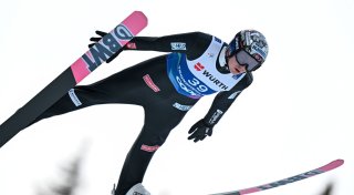 Vor Urteil im WM-Skisprungskandal: Lindvik siegt und bangt