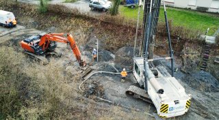 Nach massivem Erdrutsch: Über 100 Betonpfähle sichern Bielefelder Straße