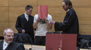Prozess um Vergewaltigung vor Herforder Diskothek: Angeklagte schweigen