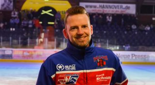 So wurde aus einem Bünder Fußballspieler der Fanbeauftragte eines Hannover Eishockey-Vereins
