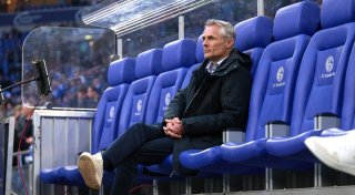 Schalke-Trainer kritisiert Vorstand, darf aber bleiben