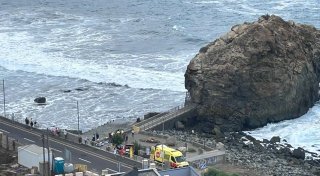 Auch drei Deutsche durch Riesenwellen auf Teneriffa verletzt