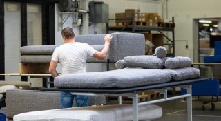 Kunden kaufen weniger Sofas - Umsätze brechen ein