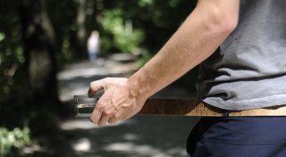 Exhibitionist zeigt sich Joggerinnen an den Fischteichen in Paderborn