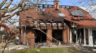 Brandermittler untersuchen zerstörtes Haus in Minden: Was ist Ursache für die Explosion?