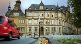 Schulleitung von zwei Bielefelder Schulen weiter nicht besetzt - weil eine Bewerberin klagt