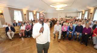 Plattdeutsch bis „Tweed Ride“: Das Programm der Ovelgönner Tage 2025 in Bad Oeynhausen