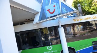 Nach Bus-Crash in Lahde: Reisebüro muss improvisieren, hat aber schon wieder geöffnet