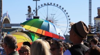 «Too hot to Hendl» - Wiesn startet mit Hitzerekord
