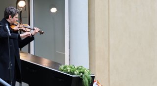 Abschied mit großer Geste: Peymann in Berlin beigesetzt