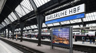Messerangriff in Karlsruhe - Mutmaßlicher Täter flieht