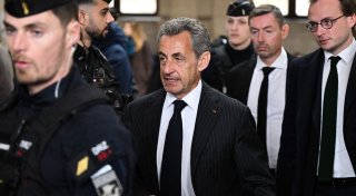 Ex-Präsident Sarkozy muss Strafe mit Fußfessel verbüßen