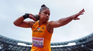 Olympiasiegerin Ogunleye löst locker das Finalticket