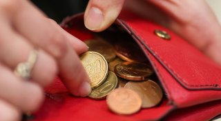 Knapp fünf Millionen Menschen verdienen unter 2.750 Euro