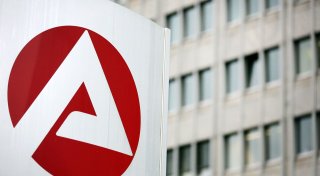 Talsohle mit Klebstoff - Arbeitsmarkt verharrt im Tief