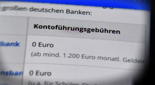 Unzulässige Bankgebühren - Was bekommen Kunden zurück?