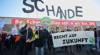 Proteste zum CDU-Parteitag - rund 700 Polizisten vor Ort