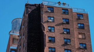 Wohngebäude in der New Yorker Bronx stürzt teilweise ein