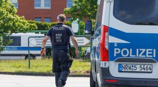 Polizei jagt zwei Straftäter nach Doppelflucht in NRW