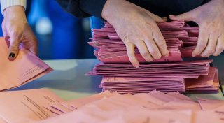 Erfrischungsgeld: Müssen Wahlhelfer Steuern zahlen?