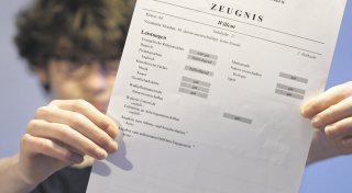 Zeugnis-Streit in OWL: Aufgebrachte Eltern wehren sich gegen Lehrerentscheidungen