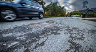 Sanierung: Desolate Straße in Bielefeld wird über Jahre komplett aufgerissen