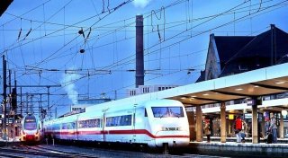 Resolution im Rat: ICE-Züge sollen öfter in Bielefeld halten - Politiker machen Druck