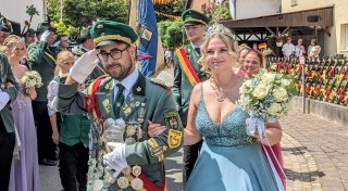 Charmante Regenten bezaubern beim Schützenfest in Reelsen