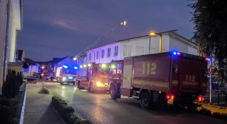 Polizei: Drei Verletzte bei Teil-Einsturz von Supermarktdach