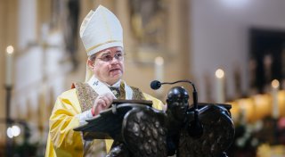 Paderborner Erzbischof fordert zum Jahreswechsel „Mut zur Gegenwart“