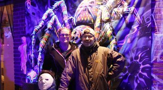 Mindener Familie feiert Halloween mit Gruselkabinett im eigenen Vorgarten