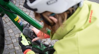 Brandgefährliche E-Bike-Akkus: Eine Anleitung zum sicheren Laden