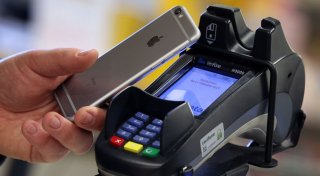 Fast zwei Drittel zahlen bevorzugt bargeldlos