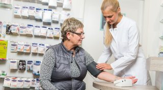 Was man zur Blutdruckmessung in der Apotheke wissen muss