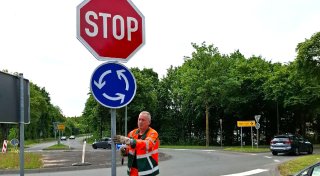 Stoppschild soll Kreisverkehr in Bad Lippspringe sicherer machen